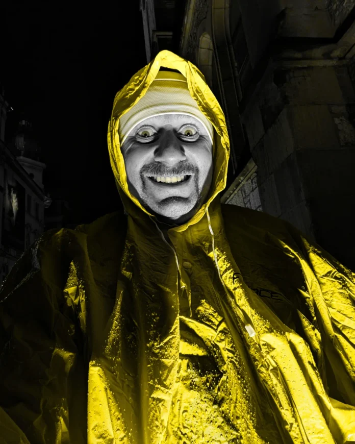 ponekad se trci sa kabanicom kad ti je jakna na pranju - totalno stivenkingovski trenutak